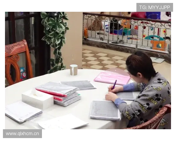 刘璇晒的一张厨房照把我打回现实，我的租房和她的日常不是同个星球