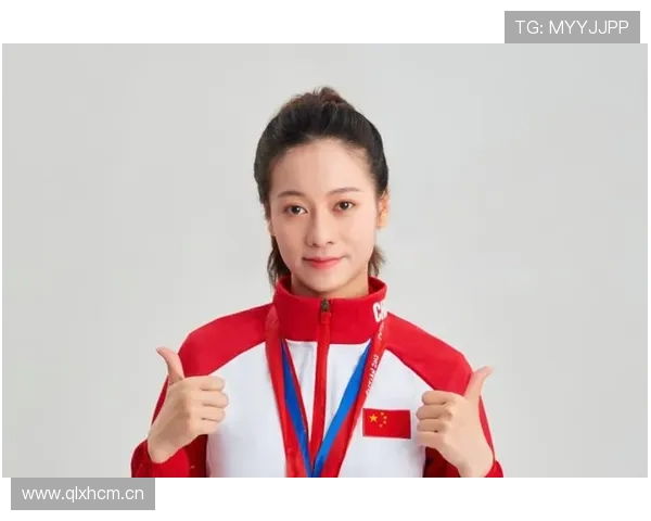 吴柳芳出门就像开挂，普通日子谁能比？